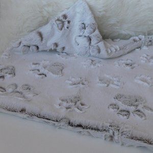 Pet Comforting Calming Blanket